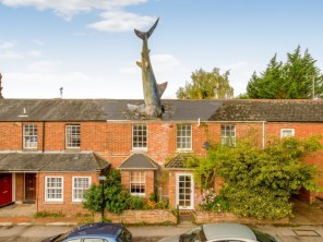 4 Bedroom Iconic Shark House in Headington, Oxford, England